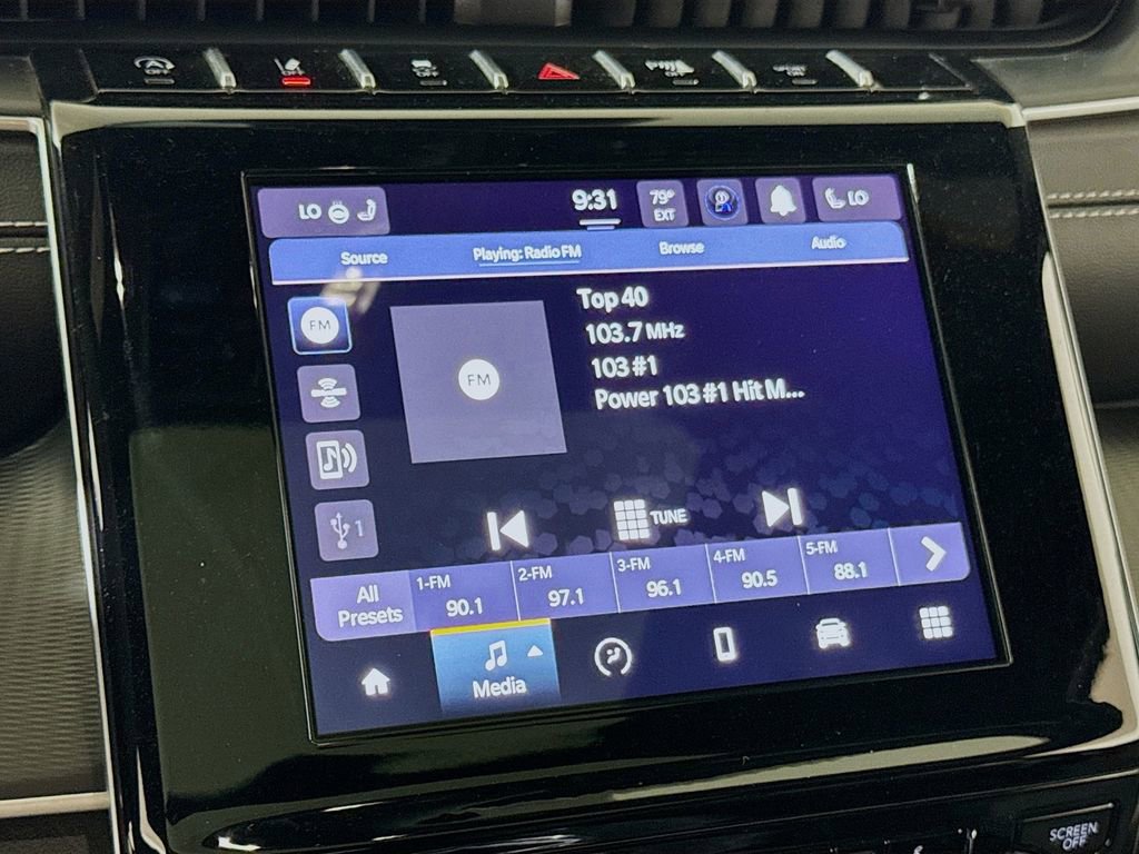 Used 2023 Jeep Grand Cherokee Altitude image 12