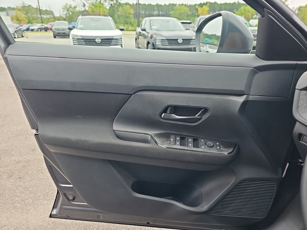 New 2027 Nissan Kicks S FWD image 30