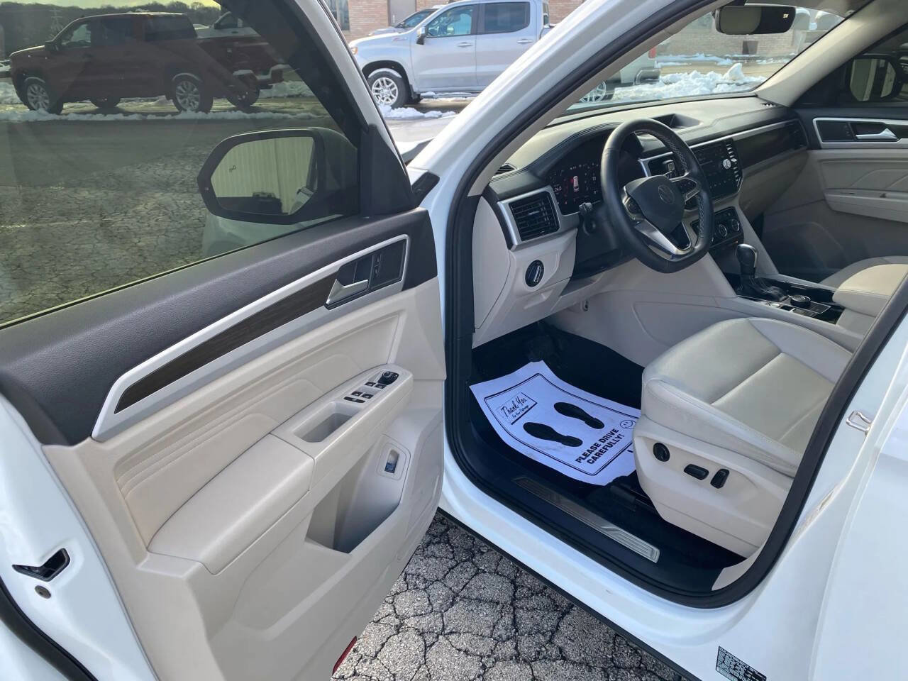 Used 2022 Volkswagen Atlas SE w/ Panoramic Sunroof Package image 12