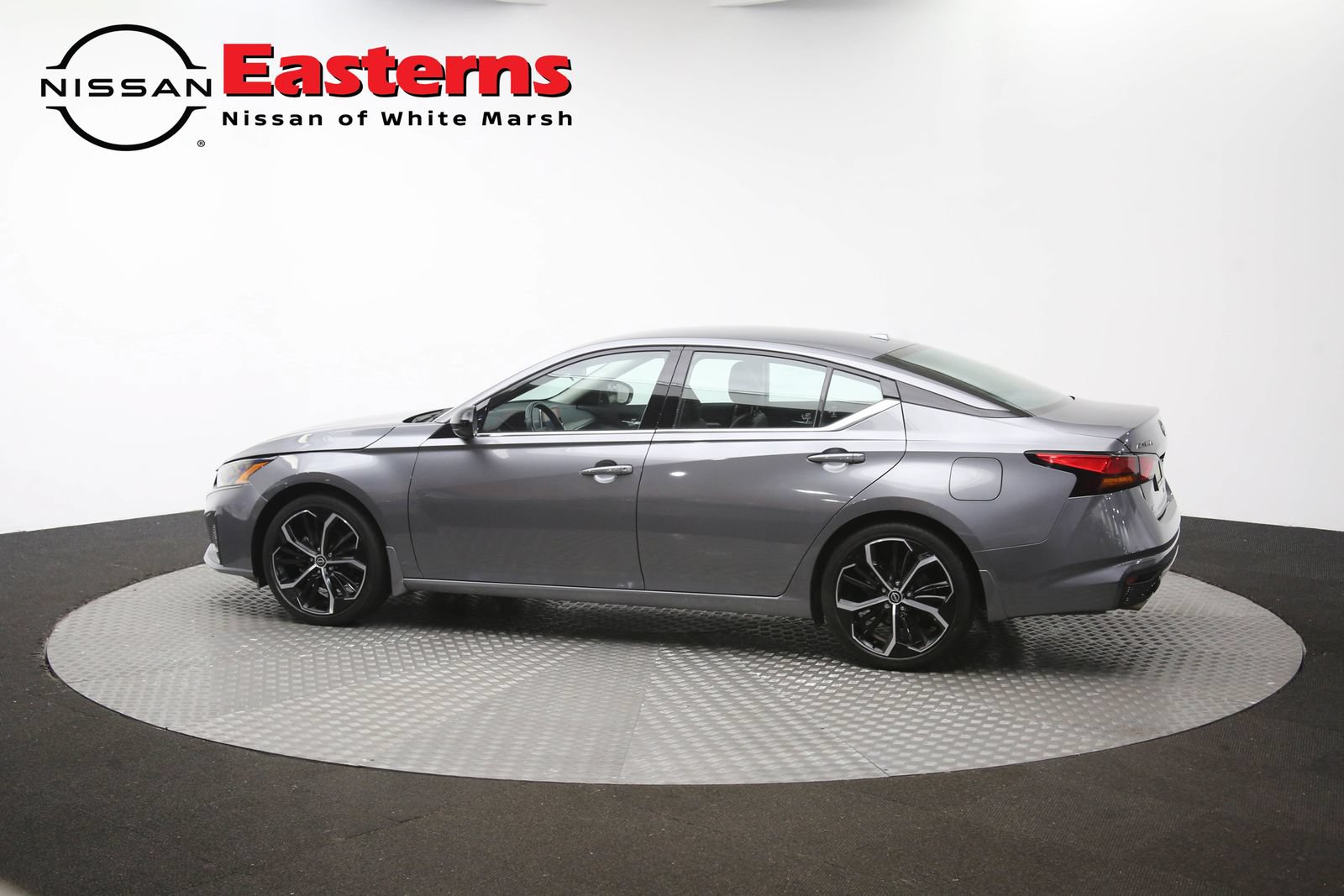 Used 2024 Nissan Altima 2.5 SR FWD image 55