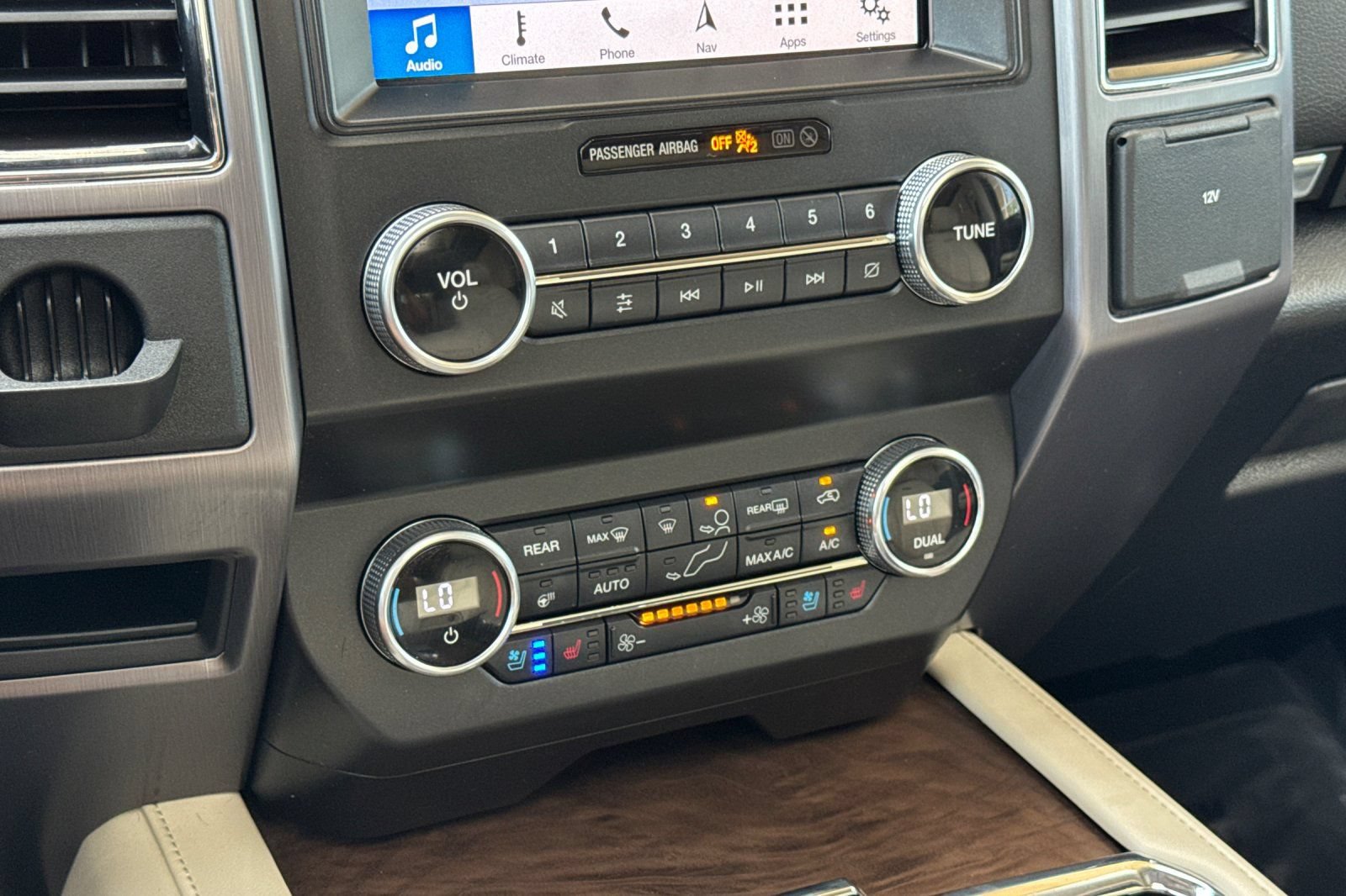 Used 2019 Ford Expedition Platinum RWD image 25