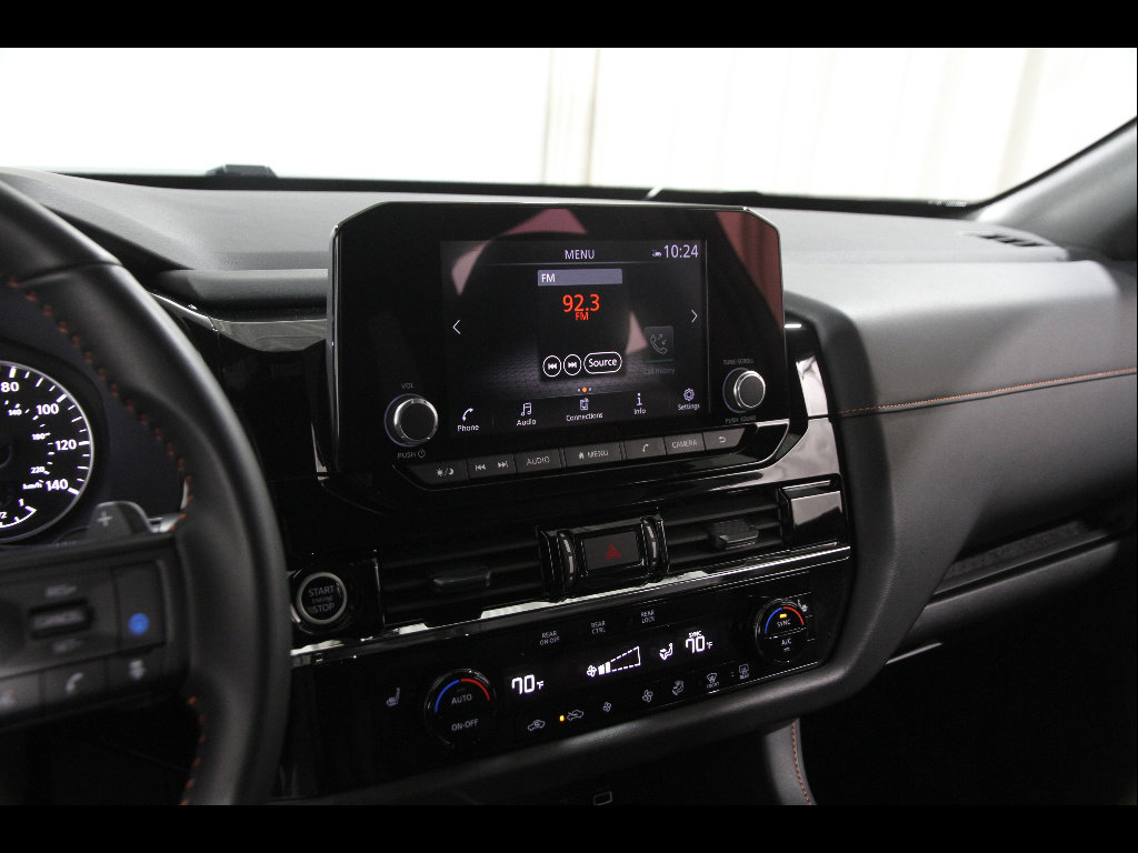 Used 2024 Nissan Pathfinder Rock Creek AWD/4WD image 9