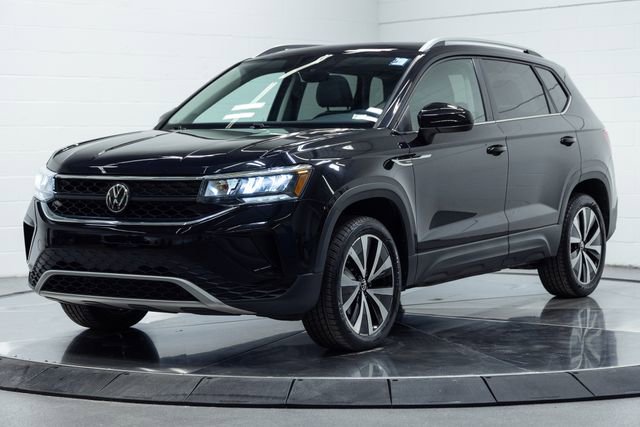 Used 2024 Volkswagen Taos SE image 6