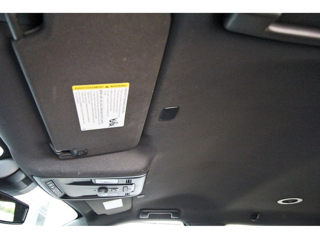 Used 2024 GMC Yukon SLT image 24