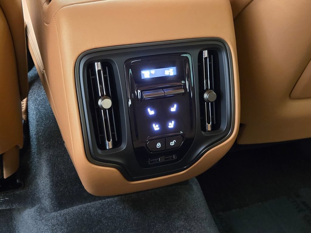 New 2025 Aston Martin DBX 707 AWD/4WD image 21