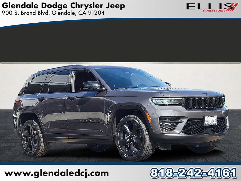 Used 2022 Jeep Grand Cherokee Altitude RWD image 1