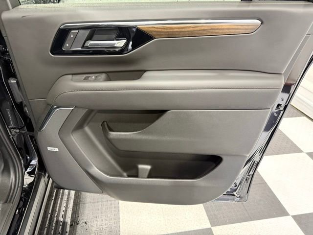 New 2026 Chevrolet Suburban High Country image 30