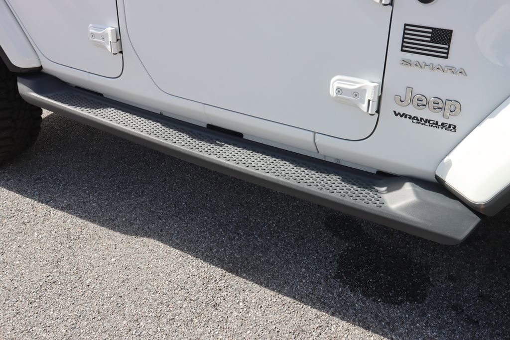 Used 2018 Jeep Wrangler Unlimited Sahara image 9