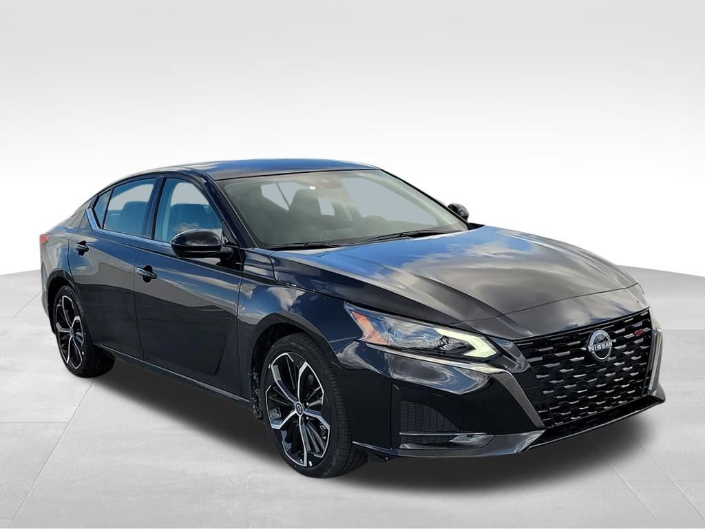 New 2026 Nissan Altima 2.5 SR FWD image 2