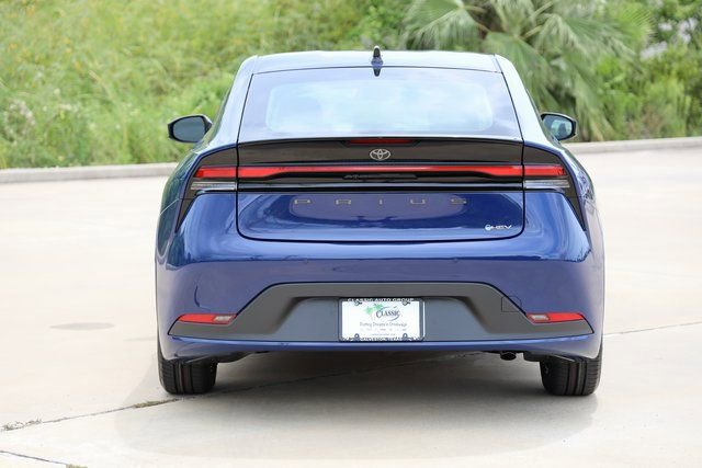 New 2026 Toyota Prius LE FWD image 7