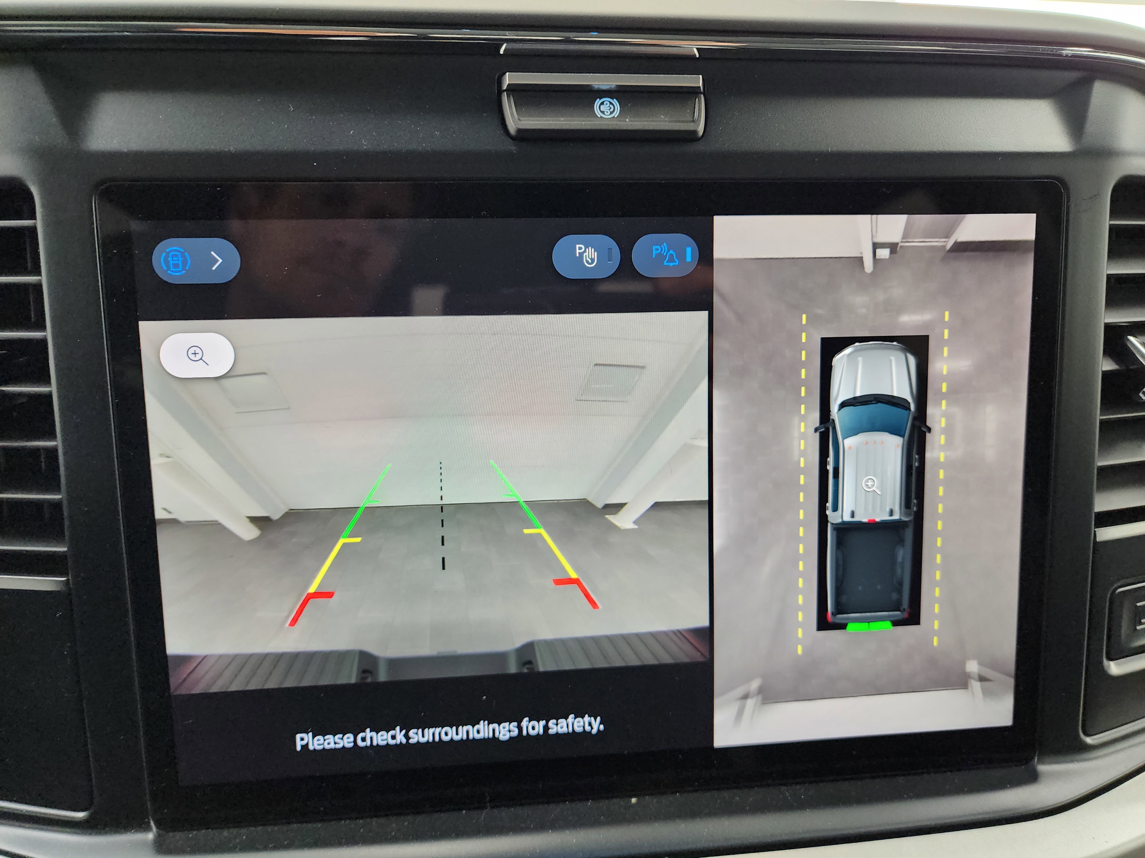 Used 2025 Ford F250 XLT w/ Black Appearance Package image 14