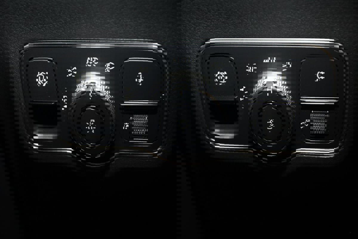 Used 2024 Mercedes-Benz GLA 35 AMG 4MATIC image 31