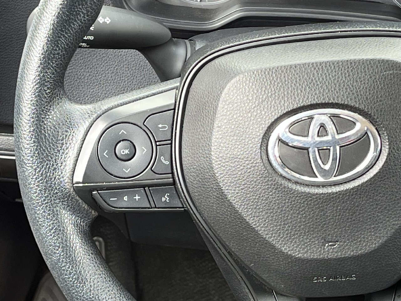 Used 2024 Toyota Corolla LE FWD image 11