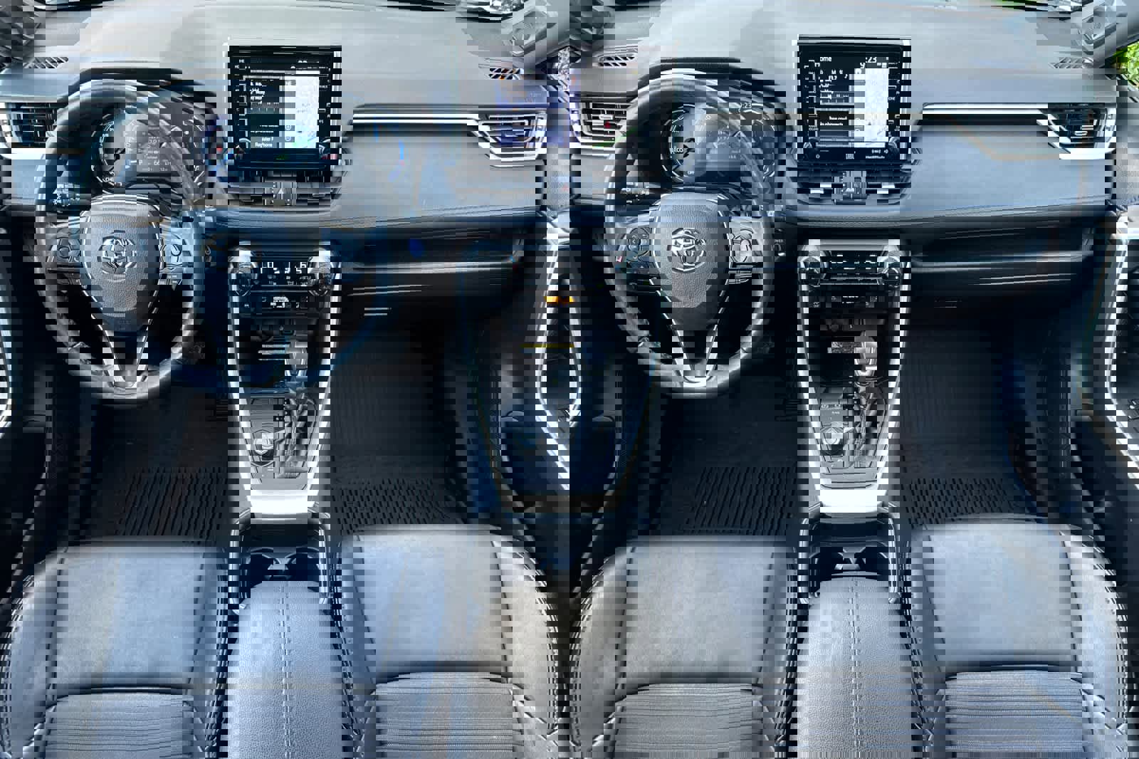 Used 2021 Toyota RAV4 XSE image 3