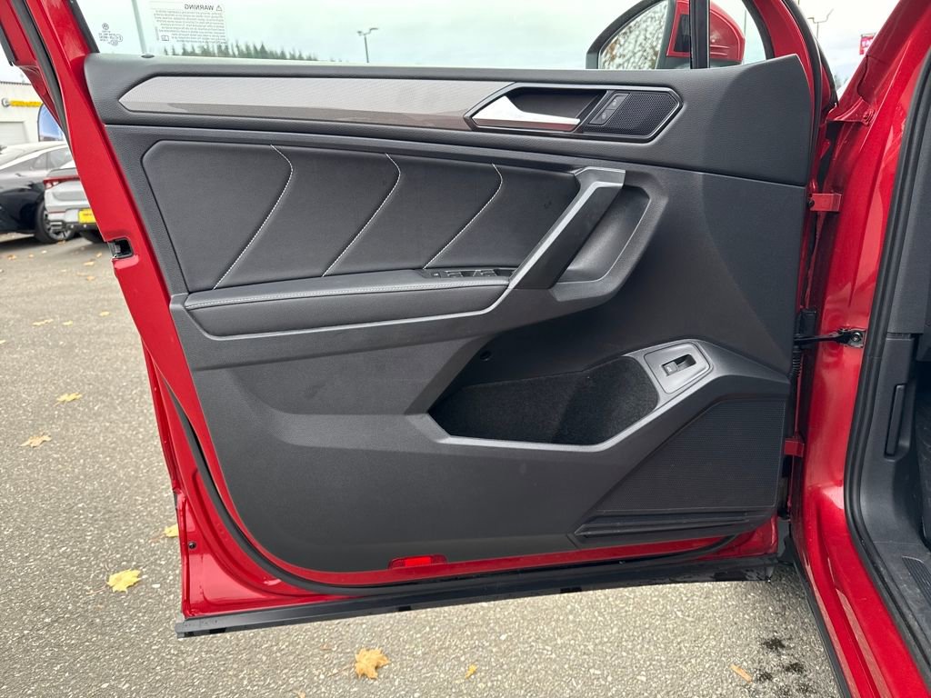 Used 2022 Volkswagen Tiguan SE image 17