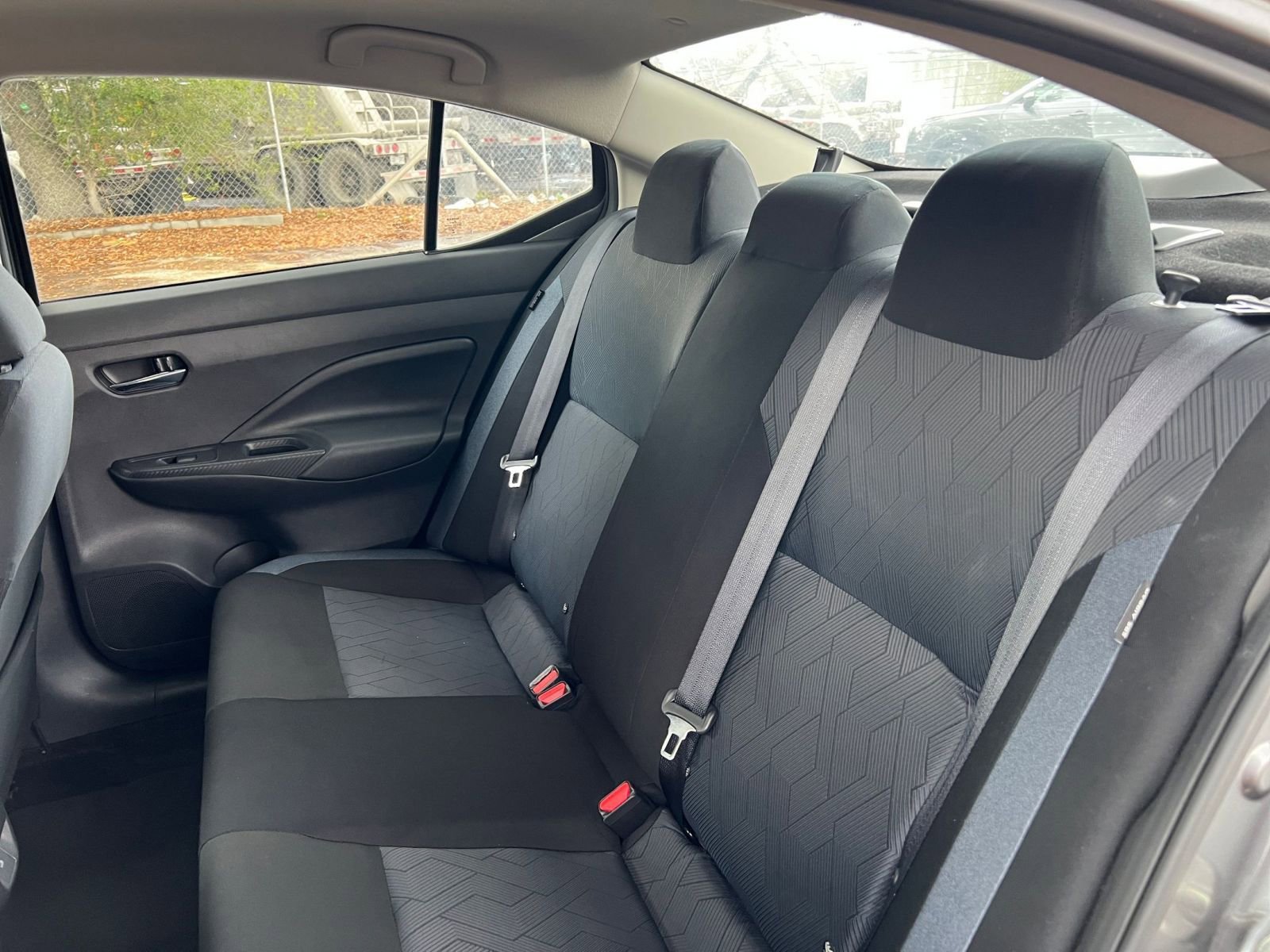 Used 2025 Nissan Versa SV FWD image 34