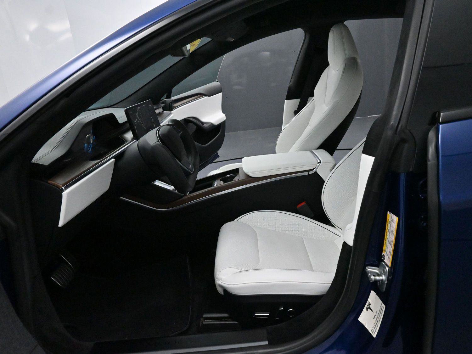 Used 2021 Tesla Model S Plaid image 14