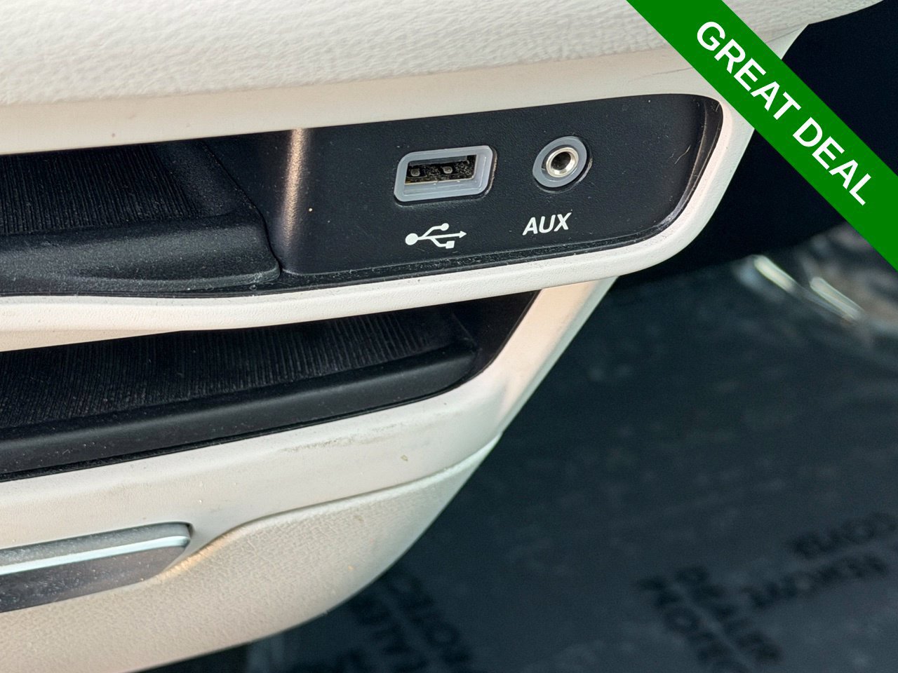 Used 2018 Chrysler Pacifica Touring-L FWD image 27