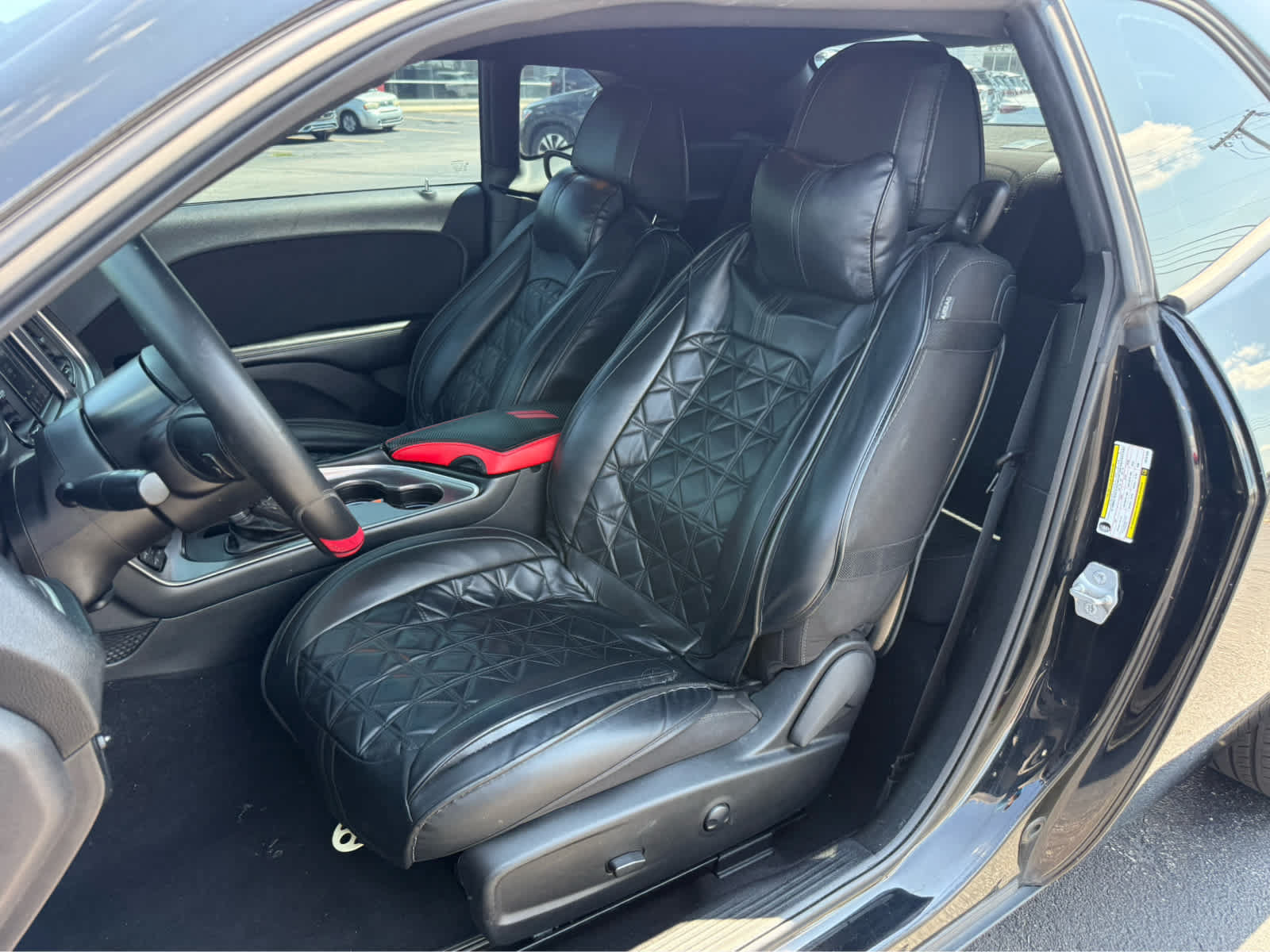 Used 2022 Dodge Challenger SXT RWD image 12