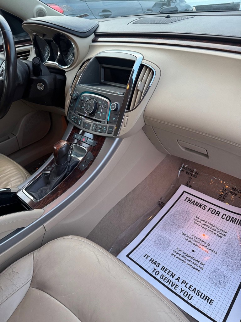 Used 2011 Buick LaCrosse CXL w/ Driver Confidence Package FWD image 12