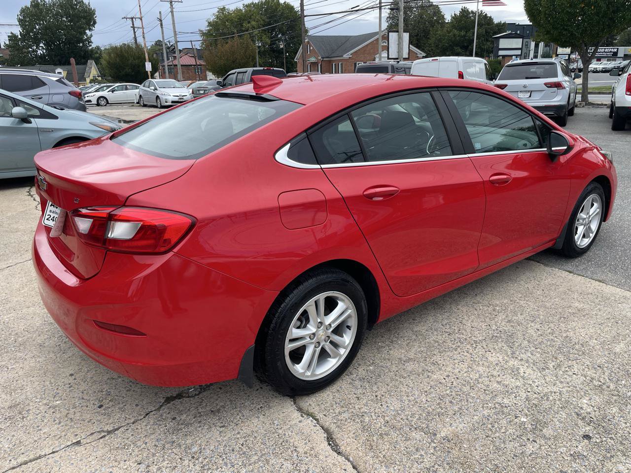 Used 2018 Chevrolet Cruze LT FWD image 14