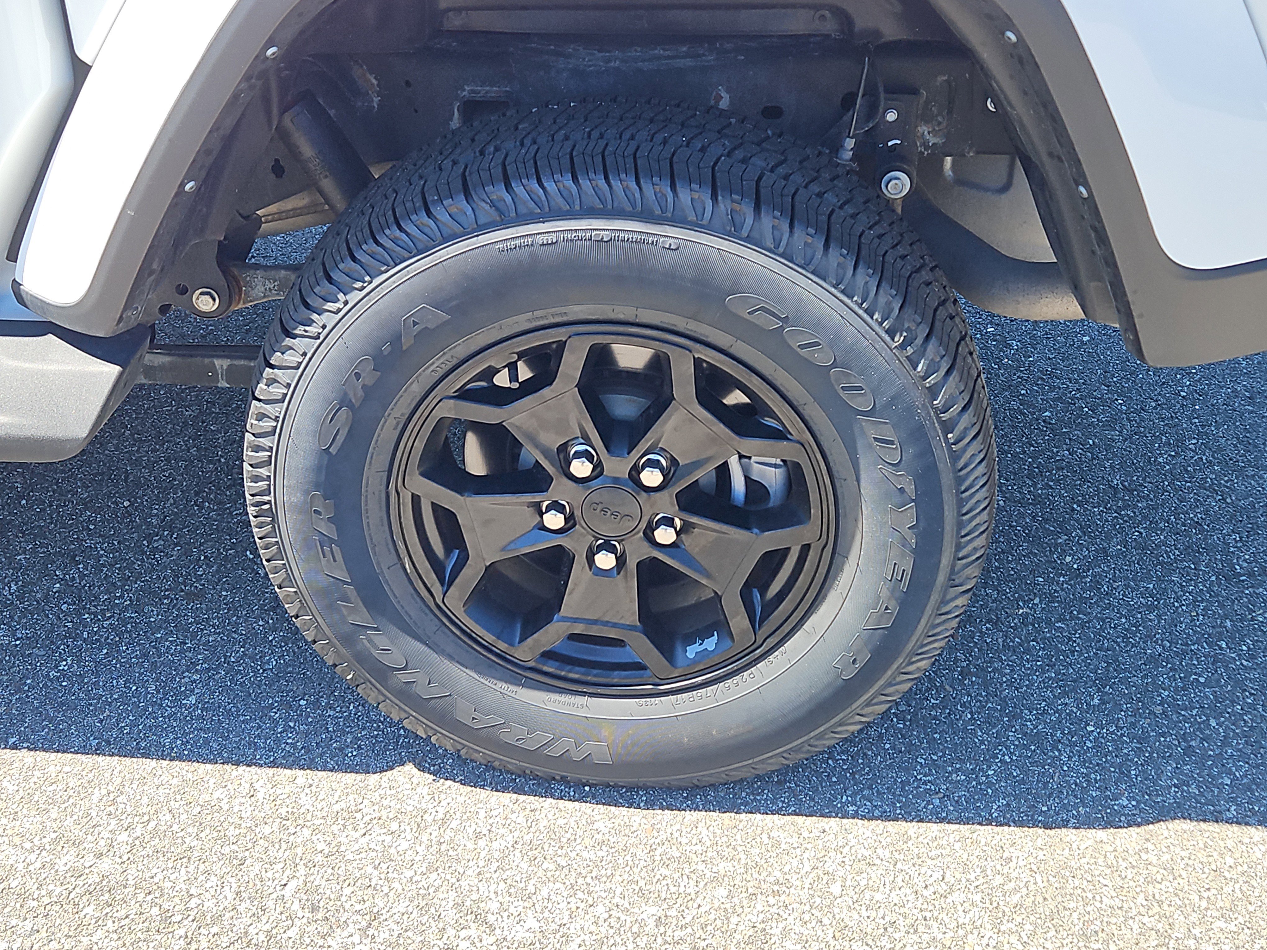 Used 2022 Jeep Gladiator Willys image 8