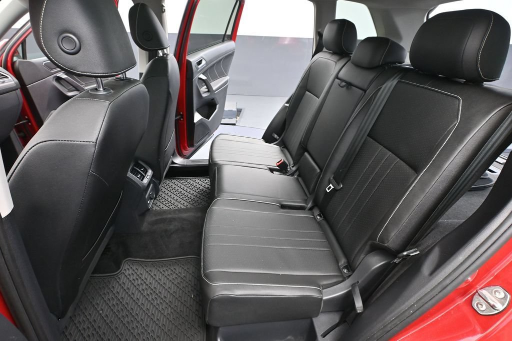 Used 2023 Volkswagen Tiguan SE AWD/4WD image 38