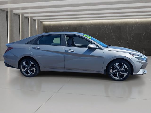 Used 2023 Hyundai Elantra SEL w/ Convenience Package image 7