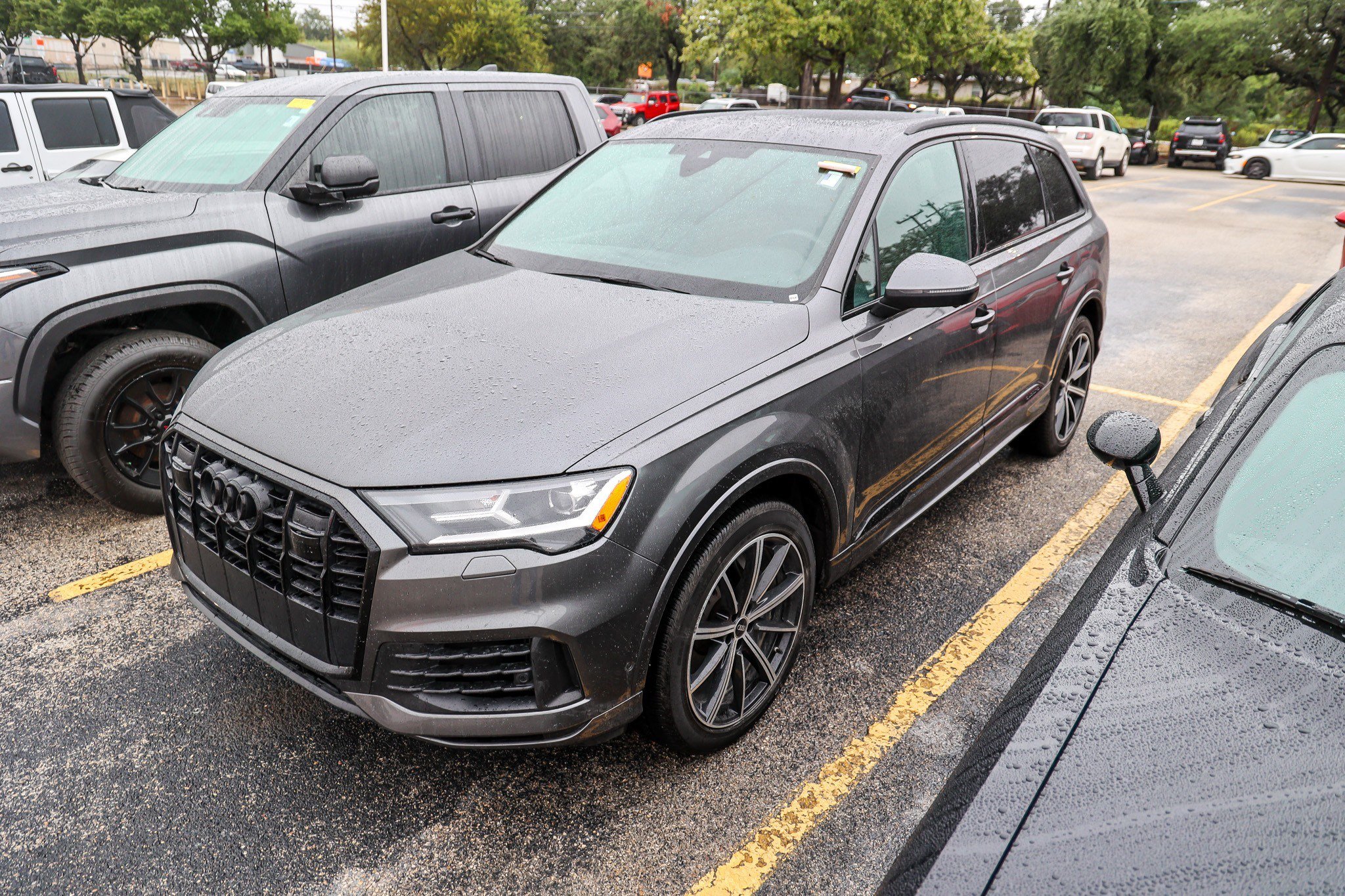 Used 2022 Audi Q7 3.0T Premium Plus w/ Premium Plus Package AWD/4WD image 3