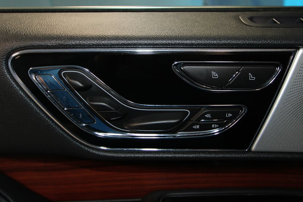 Used 2024 Lincoln Navigator L Reserve AWD/4WD image 9