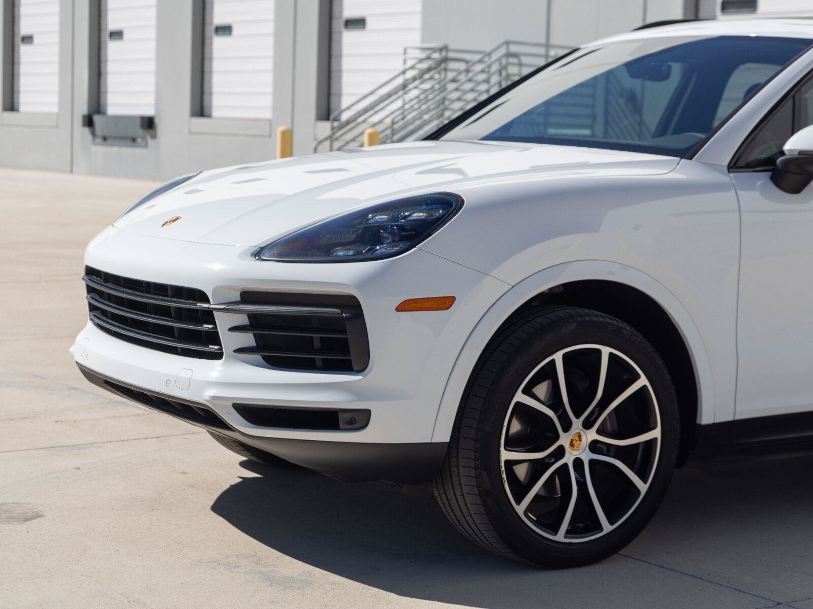 Used 2020 Porsche Cayenne AWD/4WD image 16