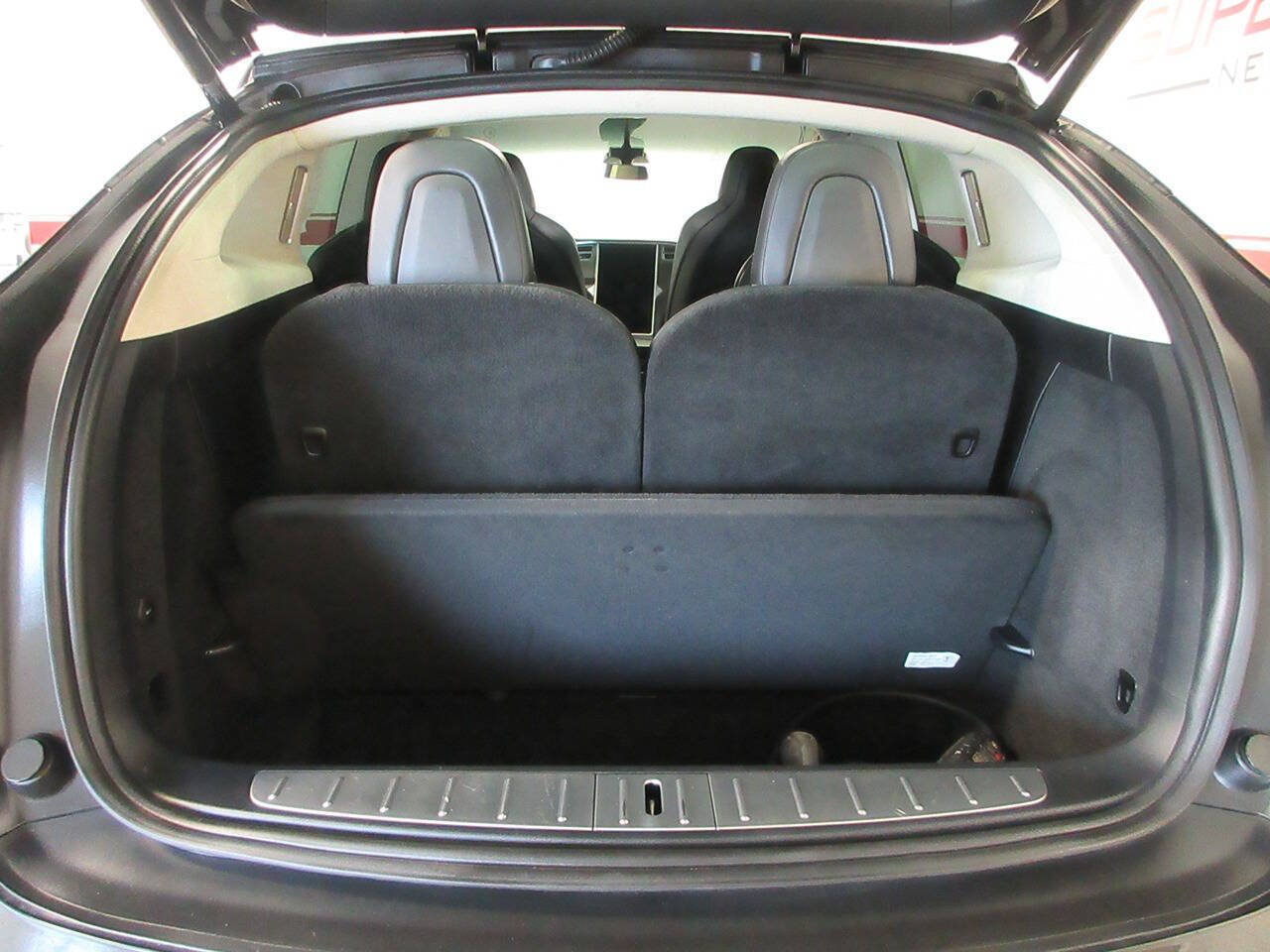 Used 2017 Tesla Model X 75D AWD/4WD image 14