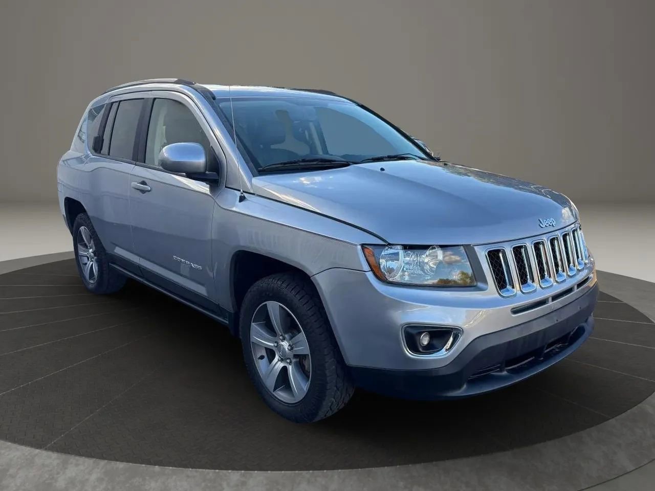 Used 2016 Jeep Compass High Altitude image 2