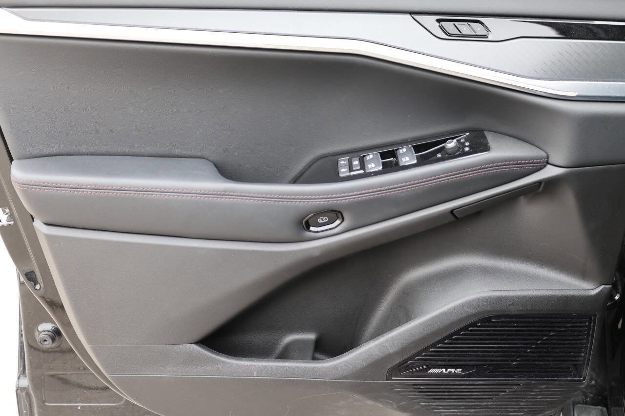 Used 2025 Jeep Wagoneer S Limited image 12