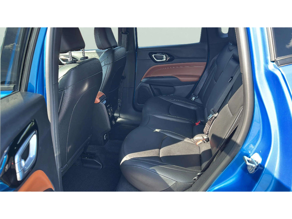 Used 2025 Jeep Compass Limited AWD/4WD image 11