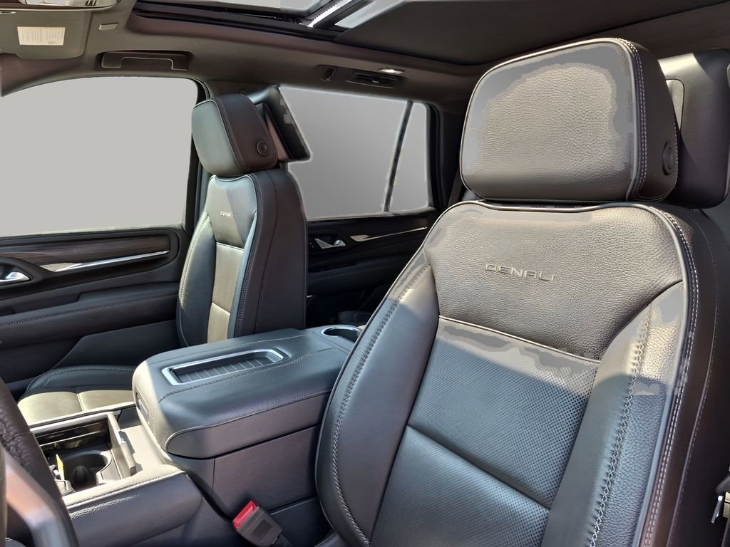 Used 2022 GMC Yukon Denali w/ Denali Ultimate Package image 31