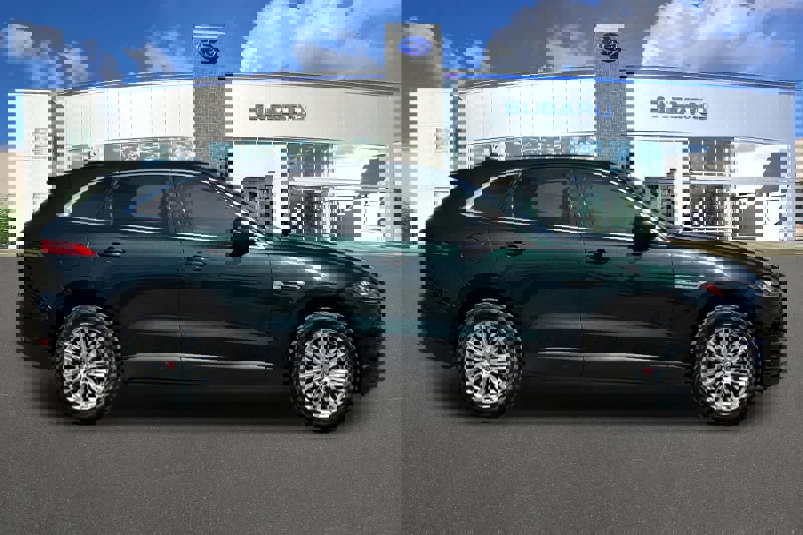 Used 2017 Jaguar F-PACE Prestige image 6