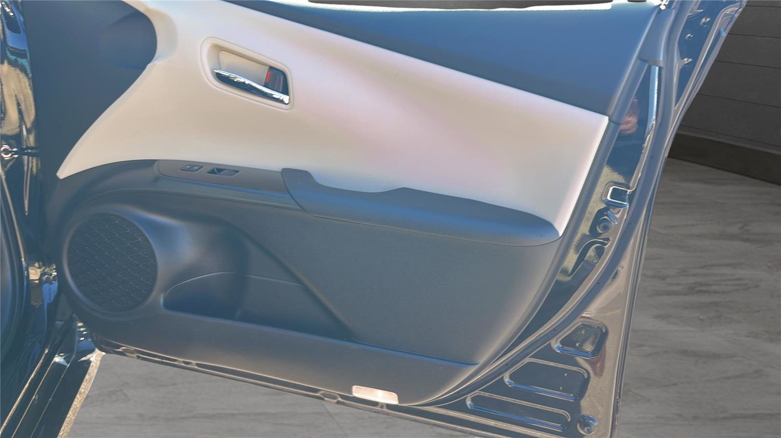 Used 2019 Toyota Prius XLE image 14