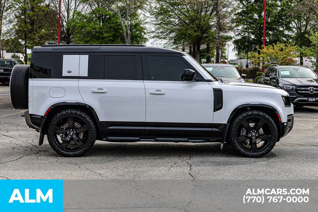 Used 2022 Land Rover Defender 110 X-Dynamic SE AWD/4WD image 10