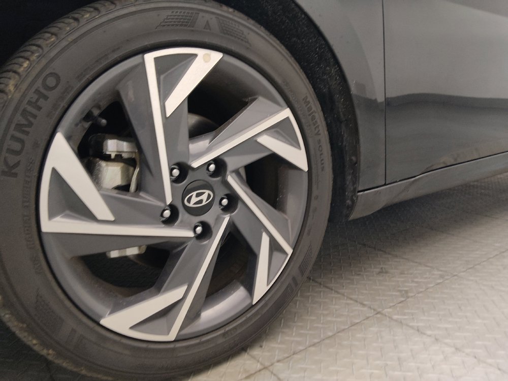 Used 2025 Hyundai Elantra Sport FWD image 31