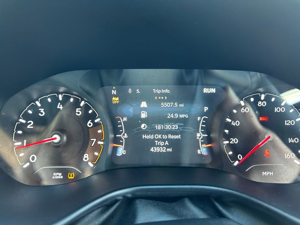 Used 2023 Jeep Compass Latitude image 13