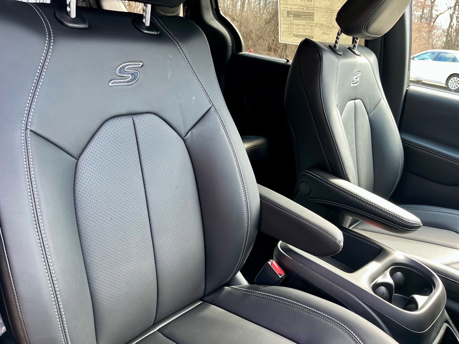 New 2026 Chrysler Pacifica Select image 16