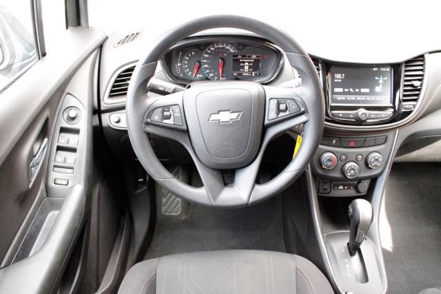Used 2017 Chevrolet Trax LT FWD image 13