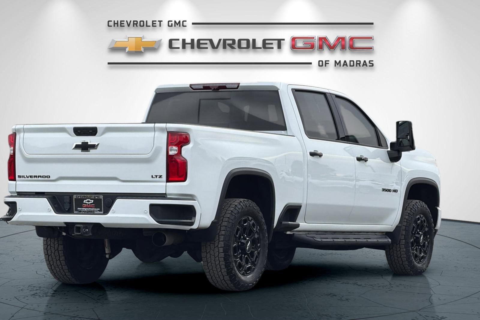 Used 2022 Chevrolet Silverado 3500 LTZ w/ LTZ Plus Package image 3