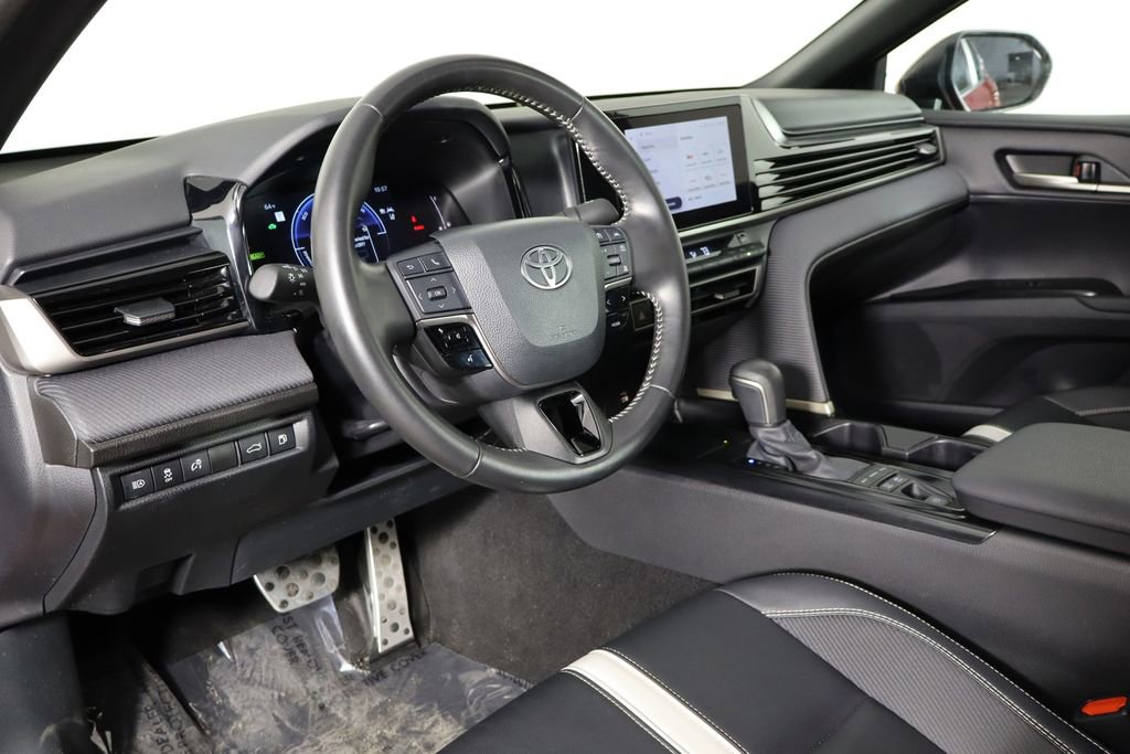 Used 2025 Toyota Camry SE FWD image 25