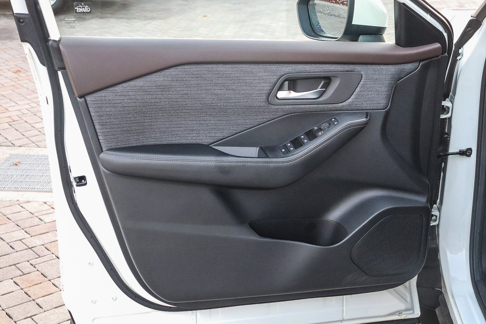 Used 2023 Nissan Rogue SV image 20