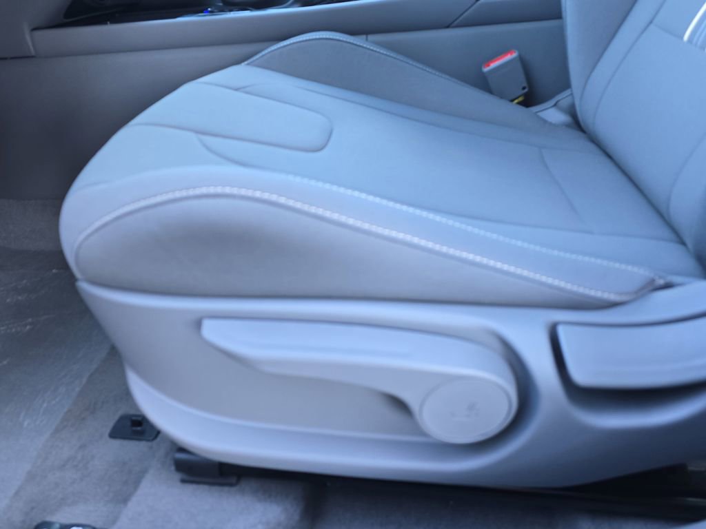 New 2026 Hyundai Elantra Hybrid w/ Cargo Package FWD image 27
