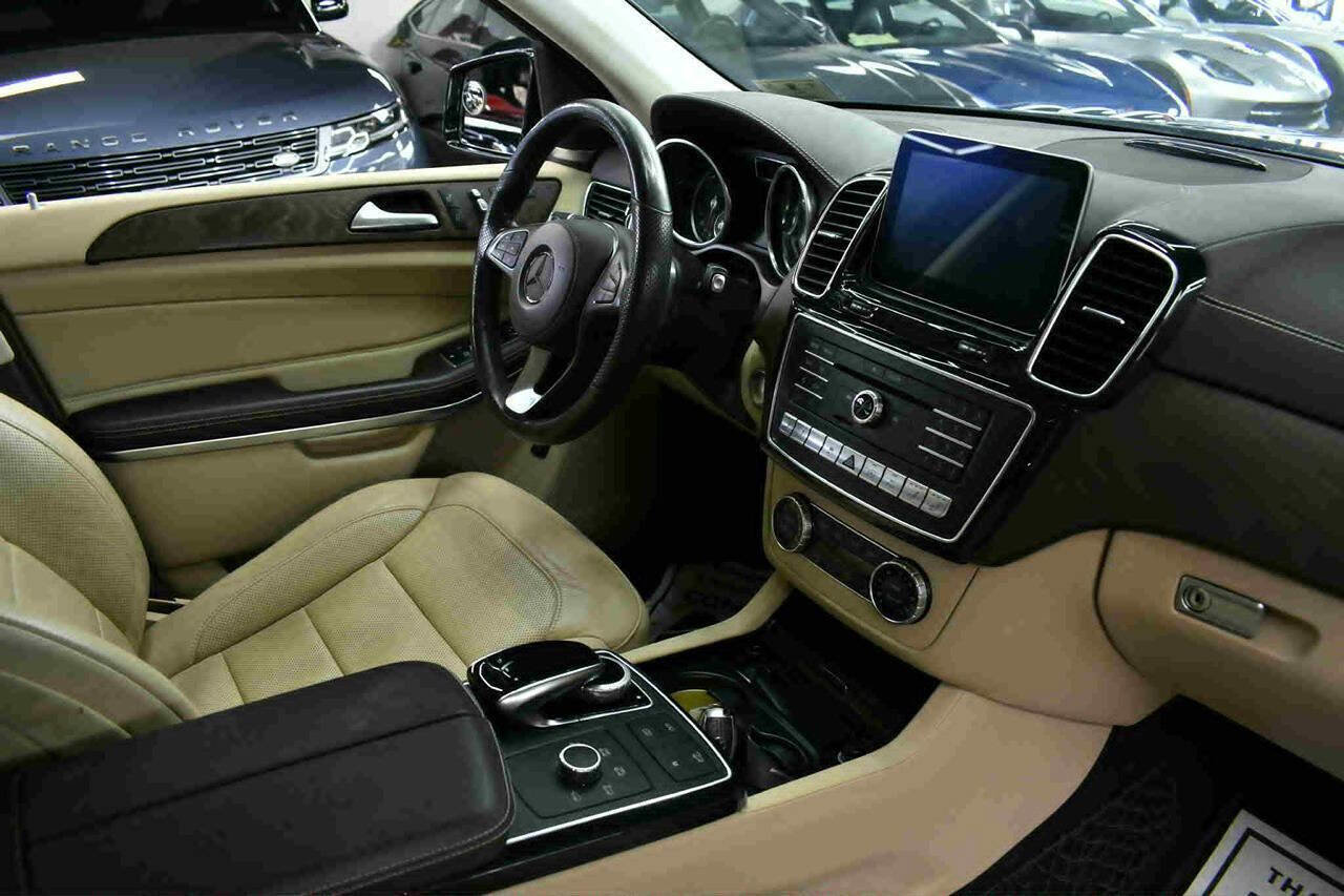 Used 2017 Mercedes-Benz GLS 550 4MATIC image 19