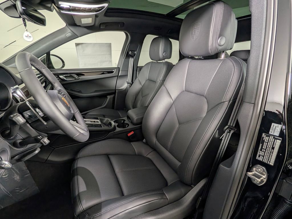 New 2026 Porsche Macan image 5