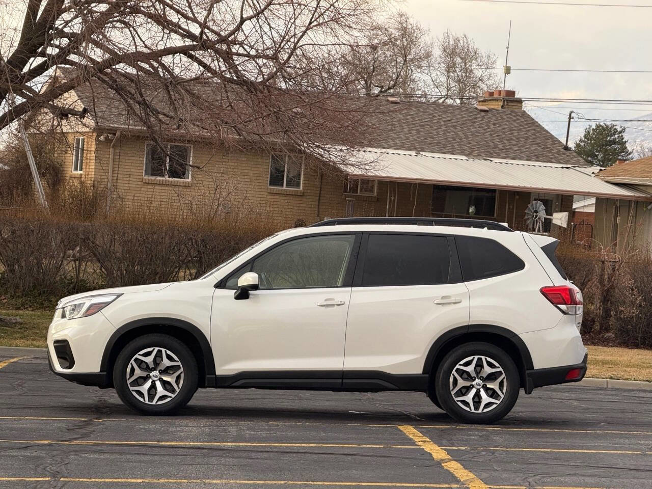 Used 2021 Subaru Forester Premium image 8